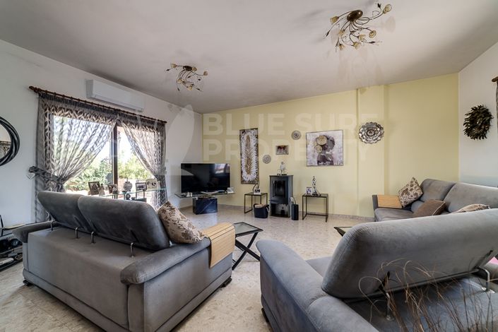 Image No.3-3 Bed Villa for sale