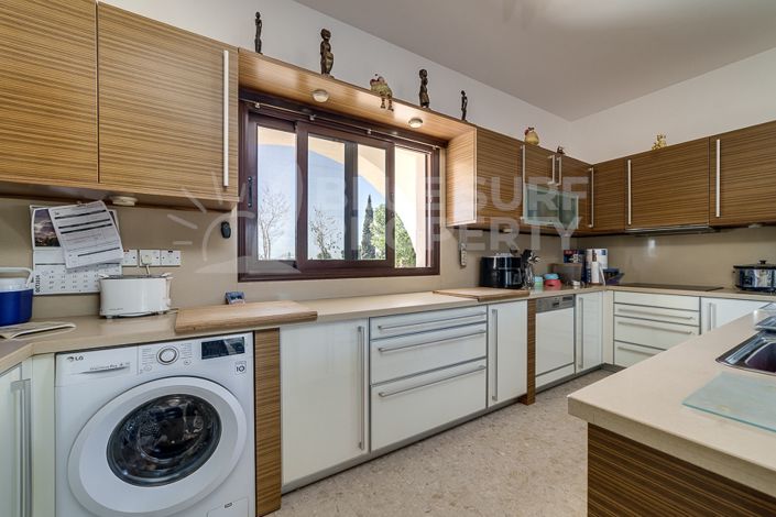 Image No.10-3 Bed Villa for sale