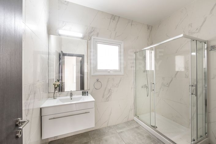 Image No.11-3 Bed Villa for sale