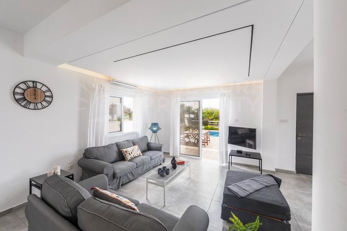 Image No.2-3 Bed Villa for sale