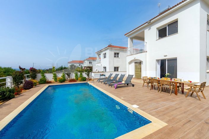 Image No.17-3 Bed Villa for sale