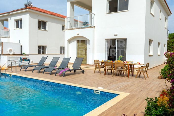 Image No.19-3 Bed Villa for sale