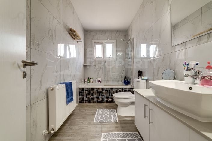 Image No.18-3 Bed Villa for sale