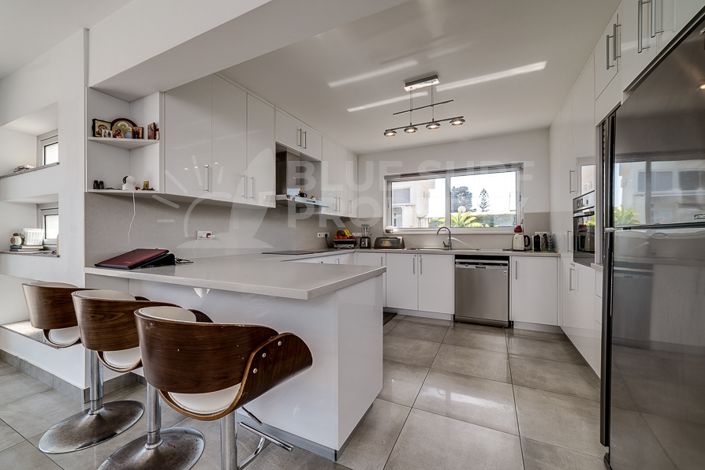 Image No.7-3 Bed Villa for sale