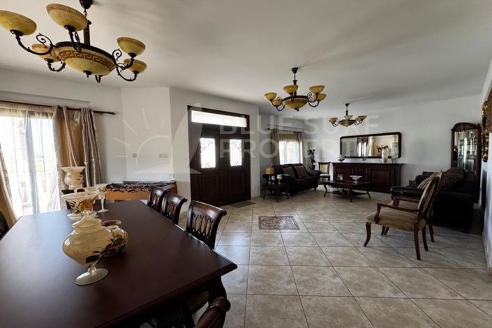 Image No.7-3 Bed Villa for sale