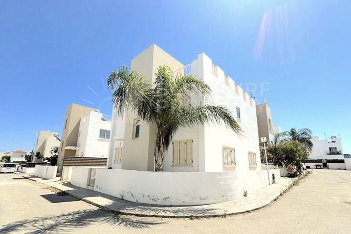 Image No.24-3 Bed Villa for sale