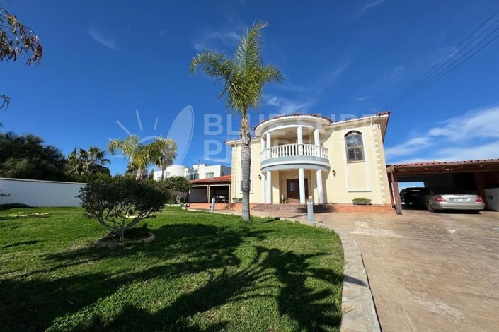 Image No.1-5 Bed Villa for sale