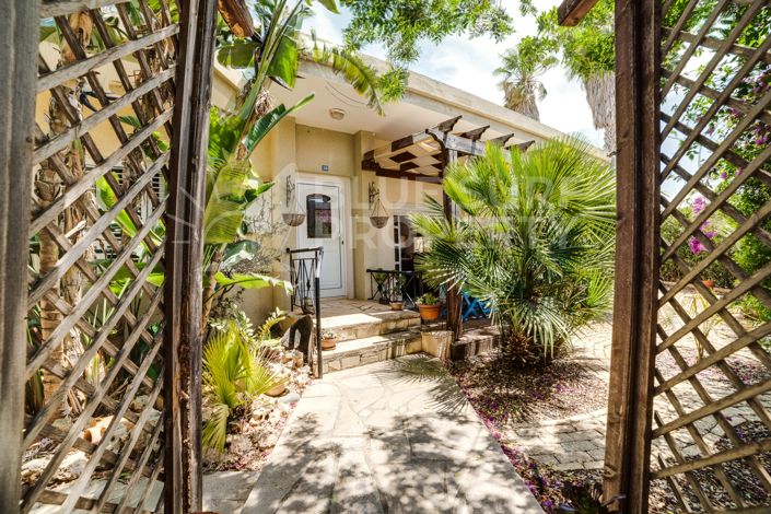 Image No.27-4 Bed Bungalow for sale