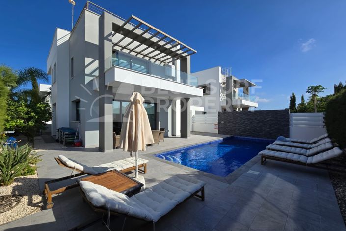 Image No.1-3 Bed Villa for sale