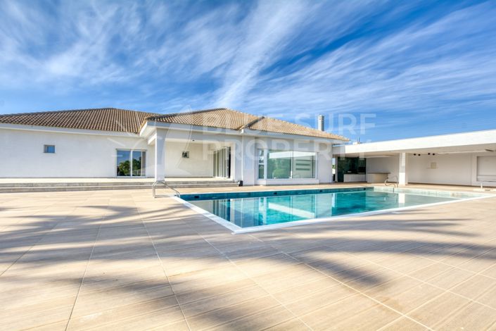 Image No.25-4 Bed Bungalow for sale