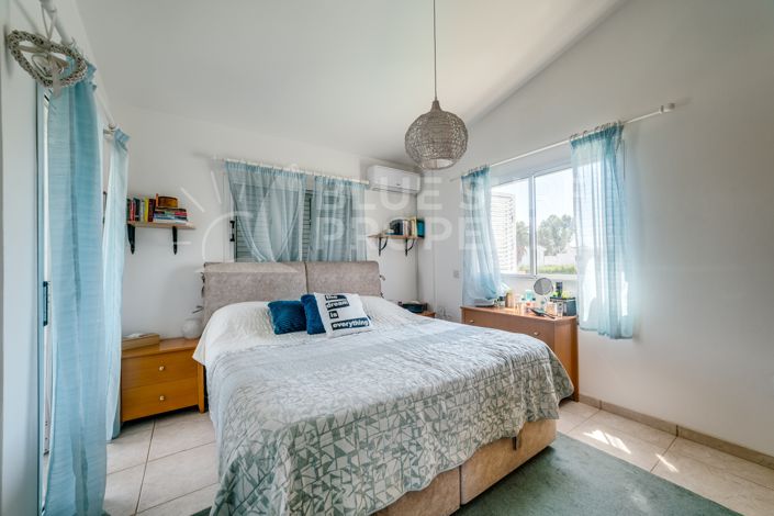 Image No.12-3 Bed Villa for sale