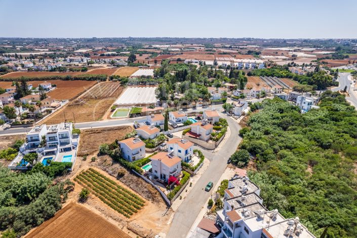 Image No.31-3 Bed Villa for sale