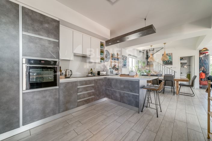 Image No.10-3 Bed Villa for sale