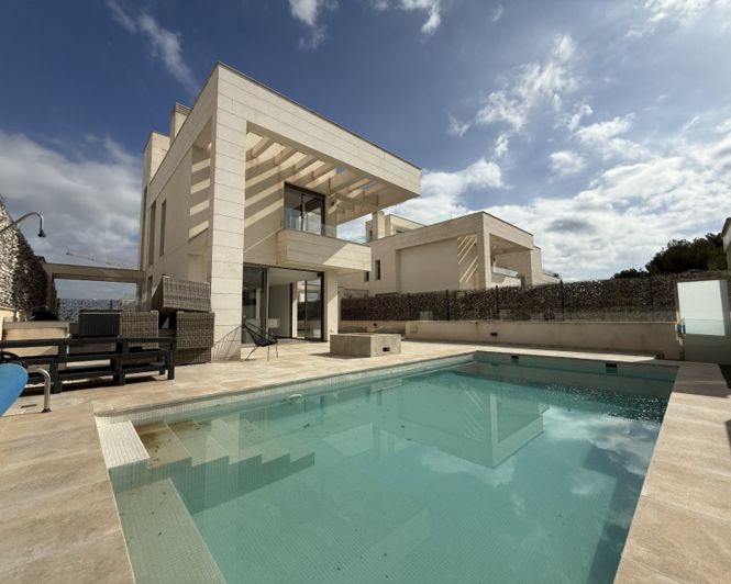 Image No.1-5 Bed Villa for sale