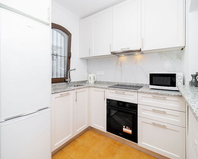 Image No.13-3 Bed Townhouse for sale