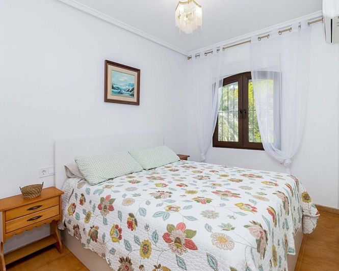 Image No.14-3 Bed Townhouse for sale