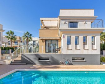 5 Bed Villa for sale