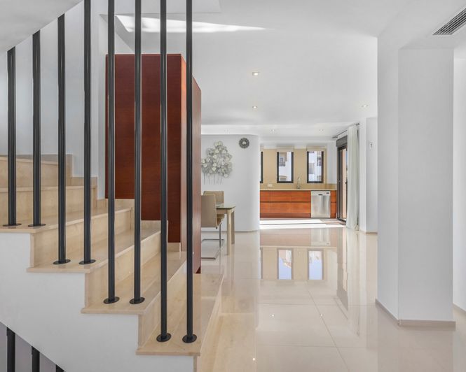 Image No.5-5 Bed Villa for sale