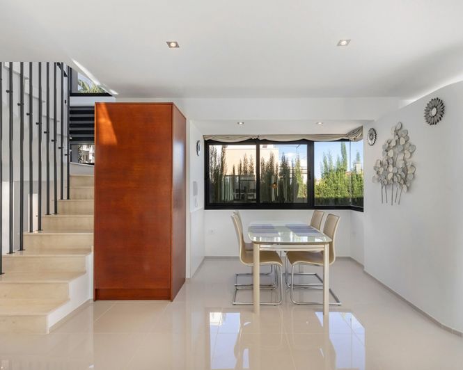 Image No.6-5 Bed Villa for sale