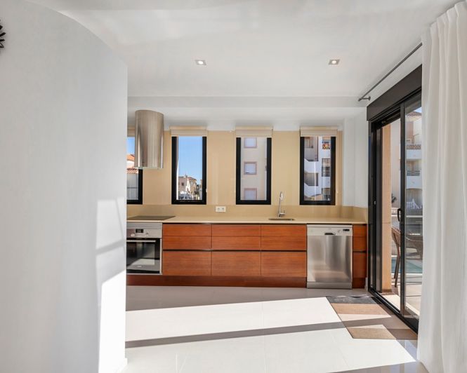 Image No.9-5 Bed Villa for sale