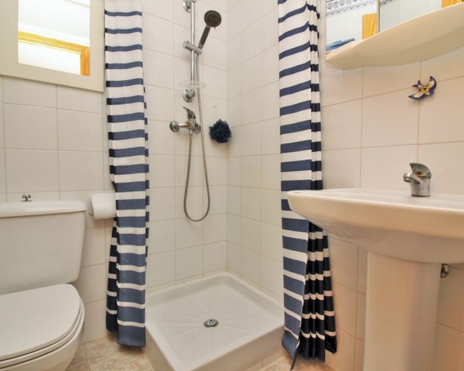 Image No.14-2 Bed Townhouse for sale