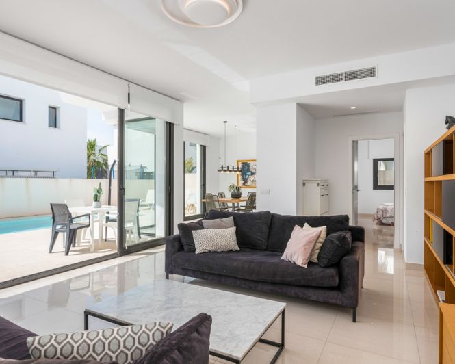 Image No.2-4 Bed Villa for sale