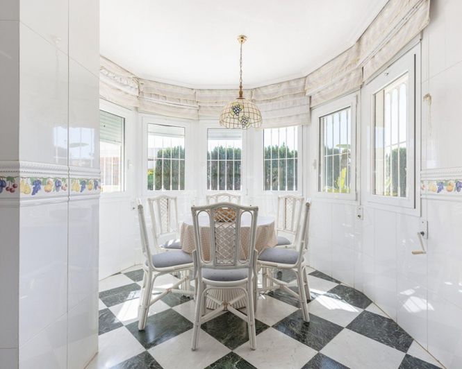 Image No.14-5 Bed Villa for sale