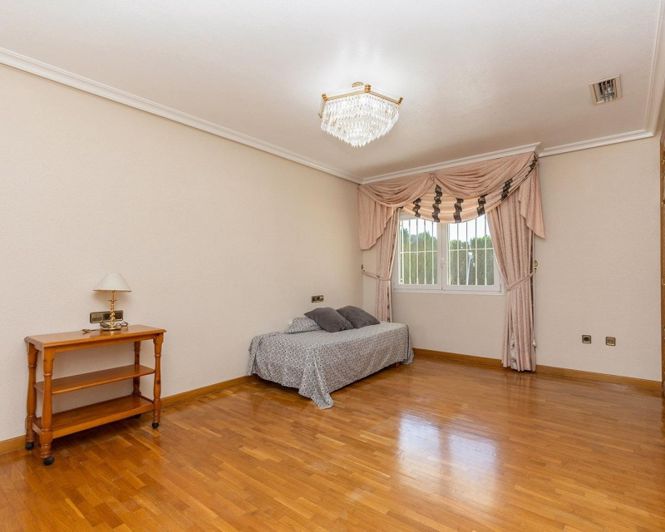 Image No.23-5 Bed Villa for sale