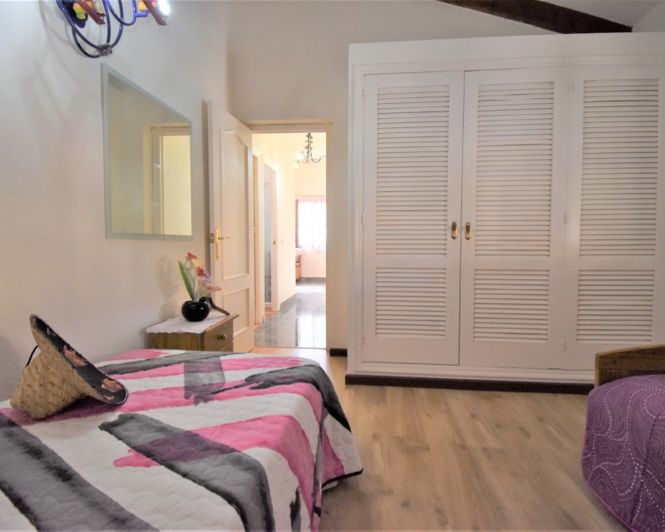 Image No.12-4 Bed Villa for sale