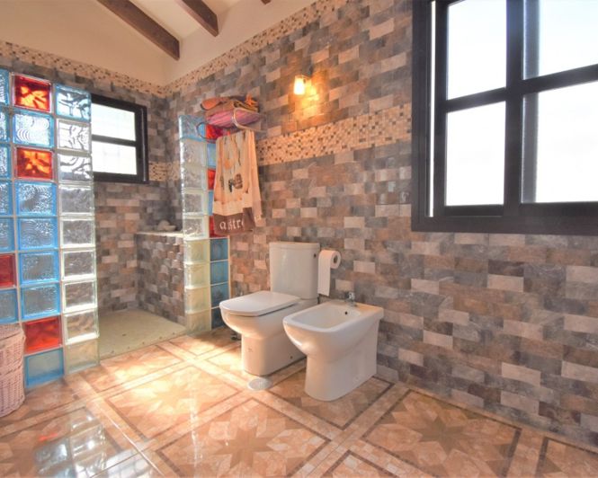 Image No.18-4 Bed Villa for sale