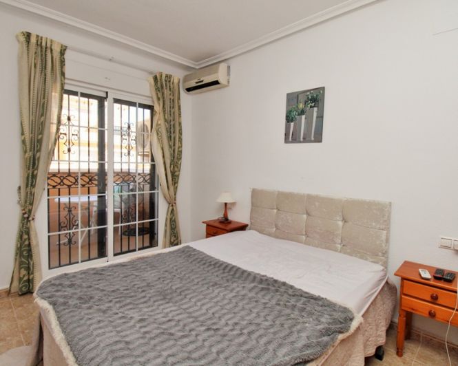 Image No.14-3 Bed Townhouse for sale