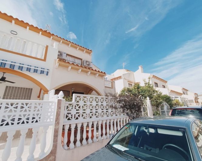Image No.1-3 Bed Townhouse for sale