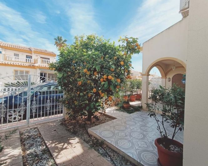 Image No.13-3 Bed Townhouse for sale