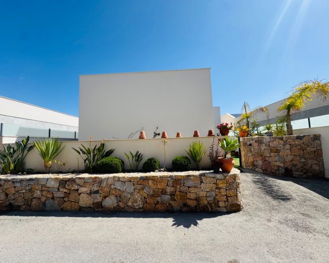 Image No.24-3 Bed Villa for sale