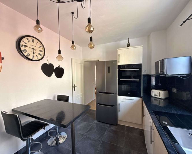 Image No.17-4 Bed Apartment for sale