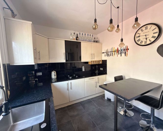 Image No.28-4 Bed Apartment for sale