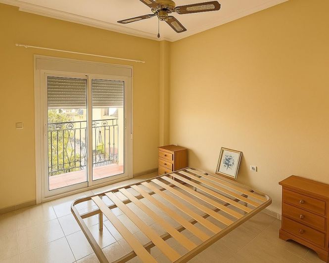 Image No.9-2 Bed Townhouse for sale