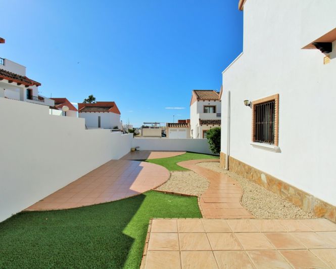 Image No.30-3 Bed Villa for sale