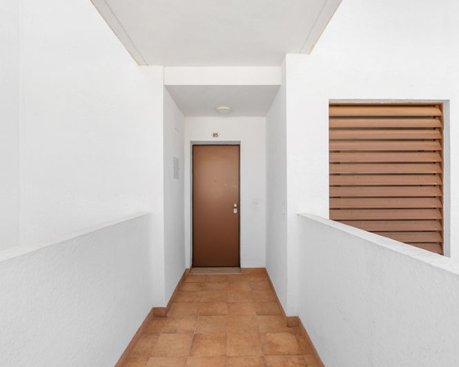 Image No.25-3 Bed Apartment for sale