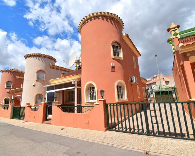 Image No.1-2 Bed Villa for sale