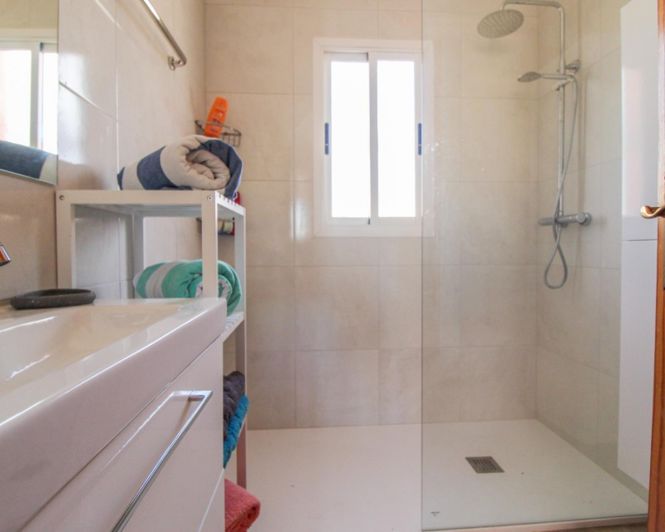 Image No.12-2 Bed Townhouse for sale