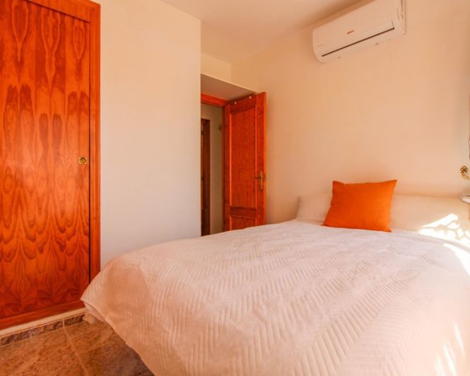 Image No.20-2 Bed Townhouse for sale