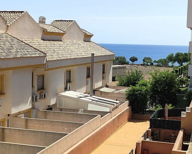 Image No.24-3 Bed Townhouse for sale