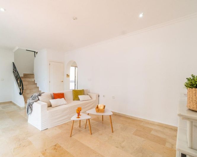 Image No.18-3 Bed Villa for sale