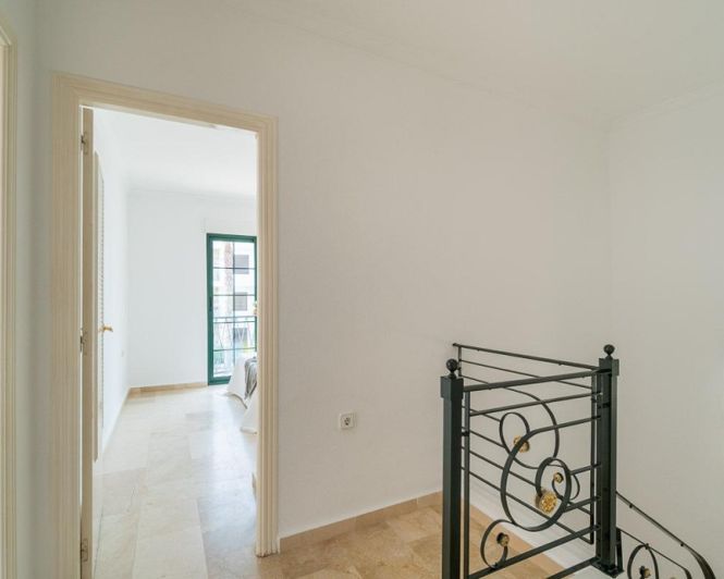 Image No.40-3 Bed Villa for sale