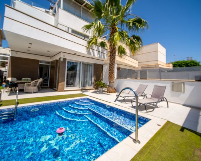 Image No.1-3 Bed Villa for sale