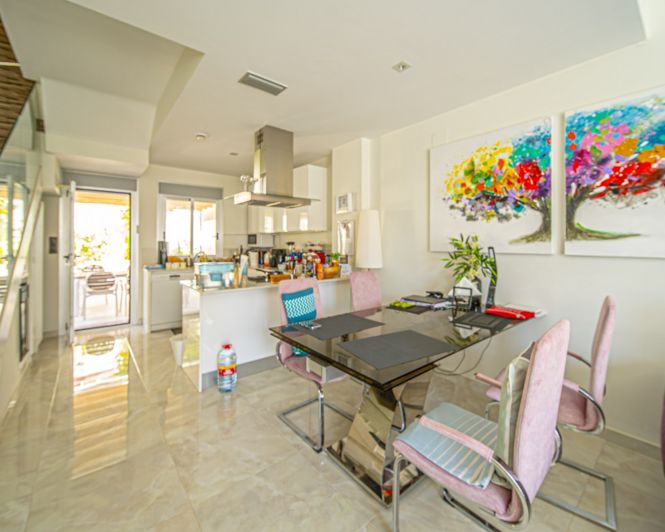 Image No.6-3 Bed Villa for sale