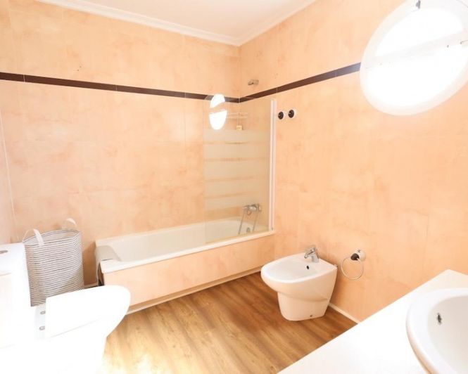 Image No.25-2 Bed Apartment for sale