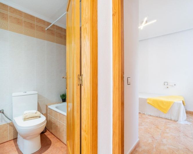 Image No.20-2 Bed Bungalow for sale