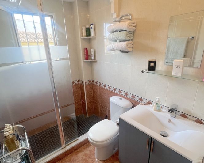 Image No.25-2 Bed Townhouse for sale